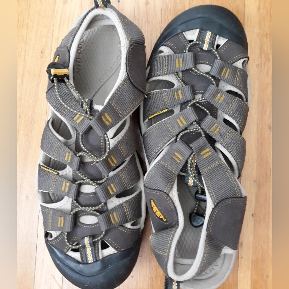 Keen Unisex Newport Sandal Eu46 US12